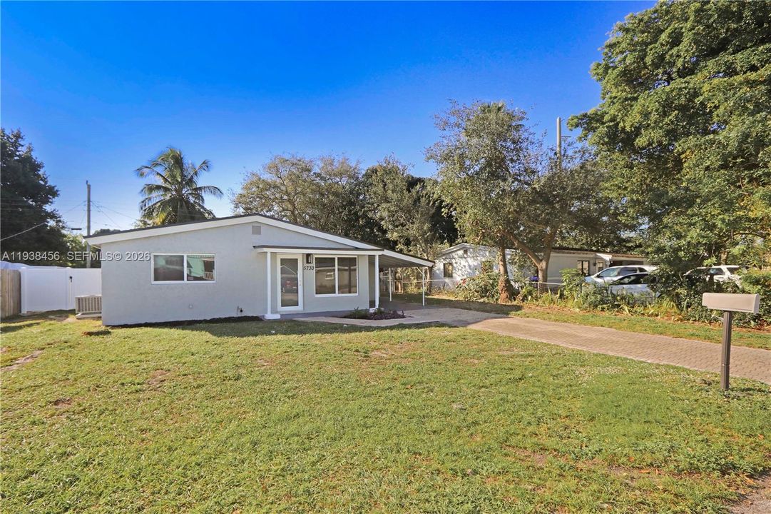 For Sale: $485,000 (3 beds, 2 baths, 1161 Square Feet)