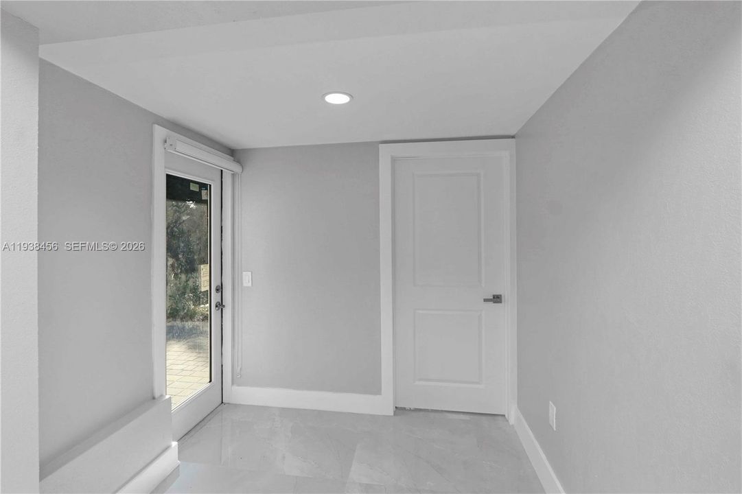 For Sale: $485,000 (3 beds, 2 baths, 1161 Square Feet)