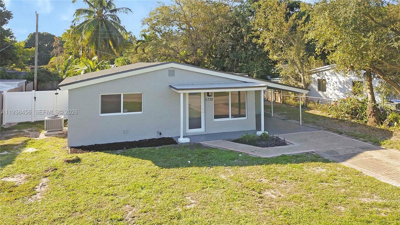 For Sale: $485,000 (3 beds, 2 baths, 1161 Square Feet)