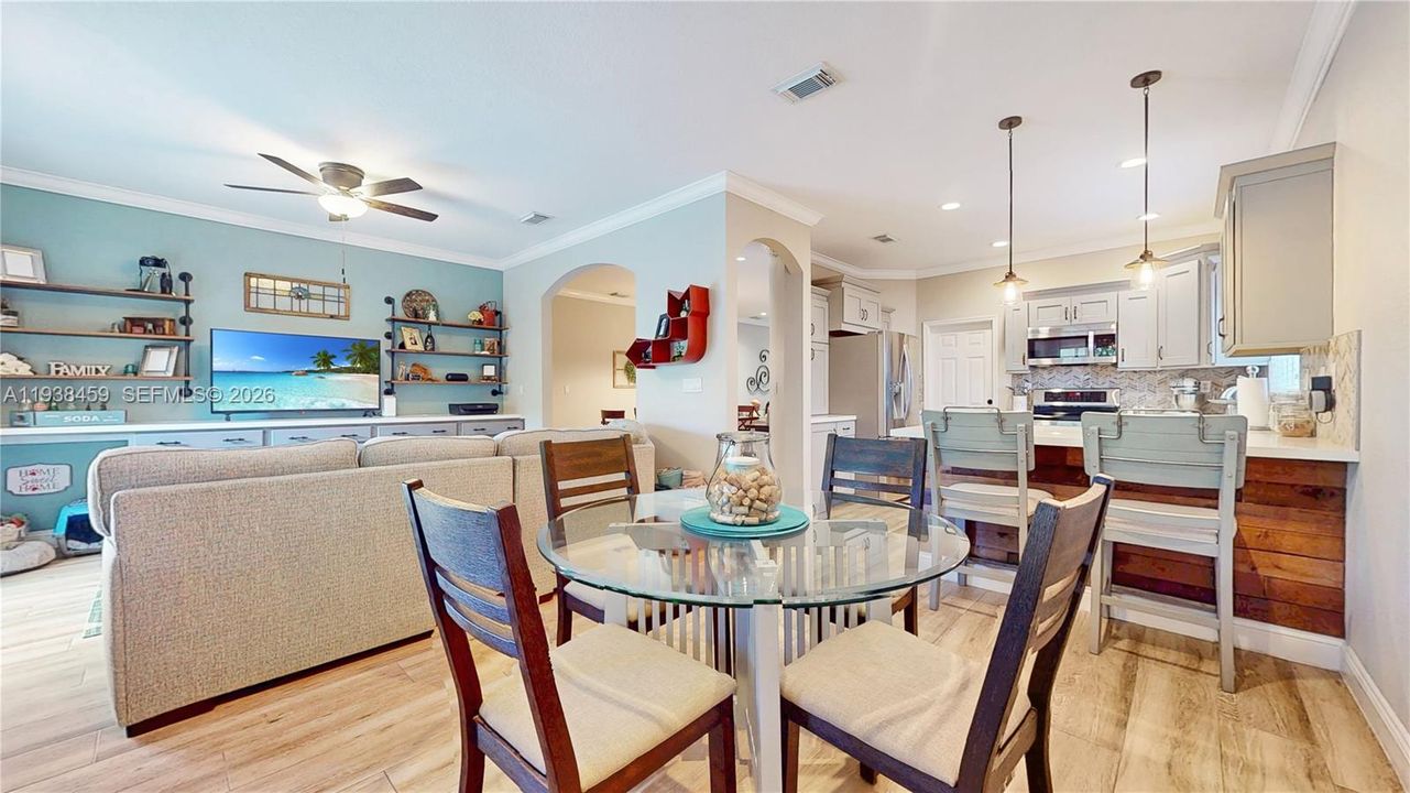 待售: $750,000 (3 贝兹, 2 浴室, 1681 平方英尺)