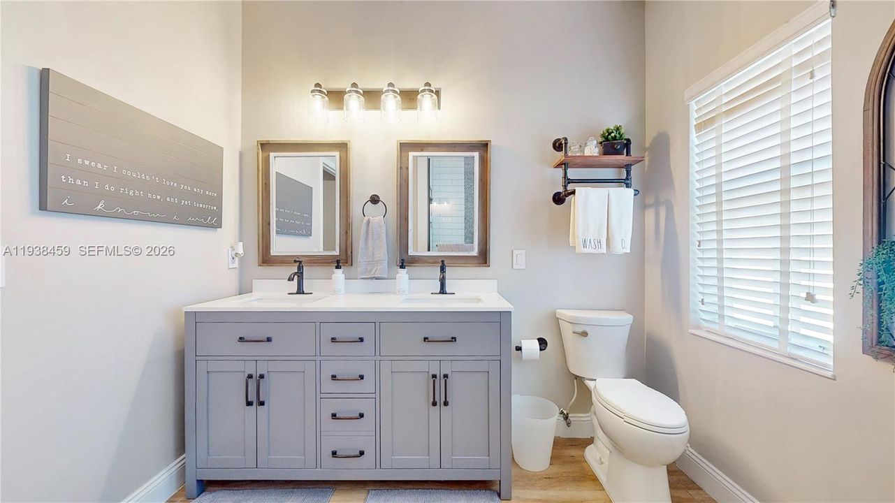 待售: $750,000 (3 贝兹, 2 浴室, 1681 平方英尺)