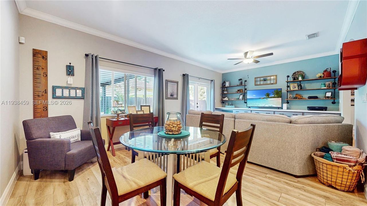 待售: $750,000 (3 贝兹, 2 浴室, 1681 平方英尺)