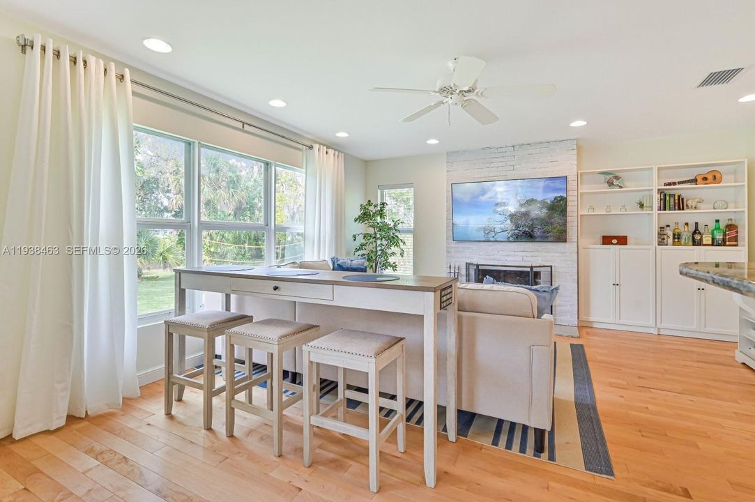 En Venta: $1,085,000 (2 camas, 2 baños, 1632 Pies cuadrados)