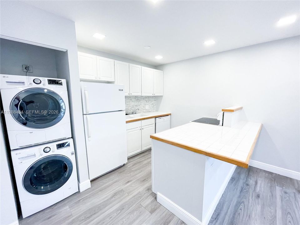 For Rent: $1,600 (1 beds, 1 baths, 600 Square Feet)