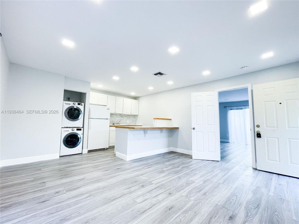 For Rent: $1,600 (1 beds, 1 baths, 600 Square Feet)