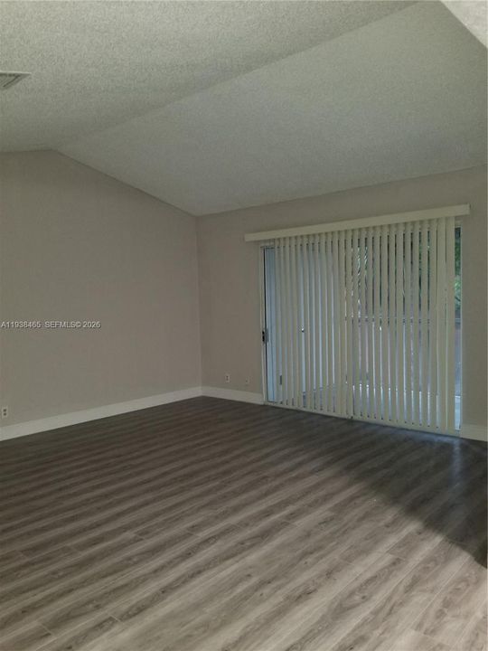 En Renta: $2,200 (2 camas, 1 baños, 978 Pies cuadrados)