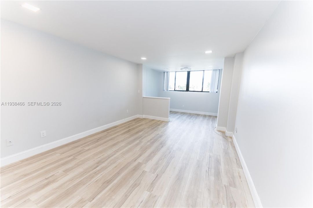 For Rent: $2,400 (2 beds, 2 baths, 1175 Square Feet)
