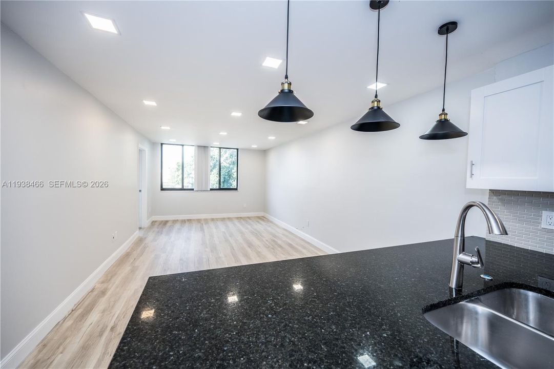 For Rent: $2,400 (2 beds, 2 baths, 1175 Square Feet)