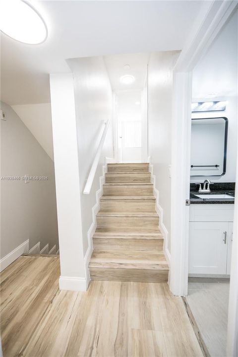 For Rent: $2,400 (2 beds, 2 baths, 1175 Square Feet)