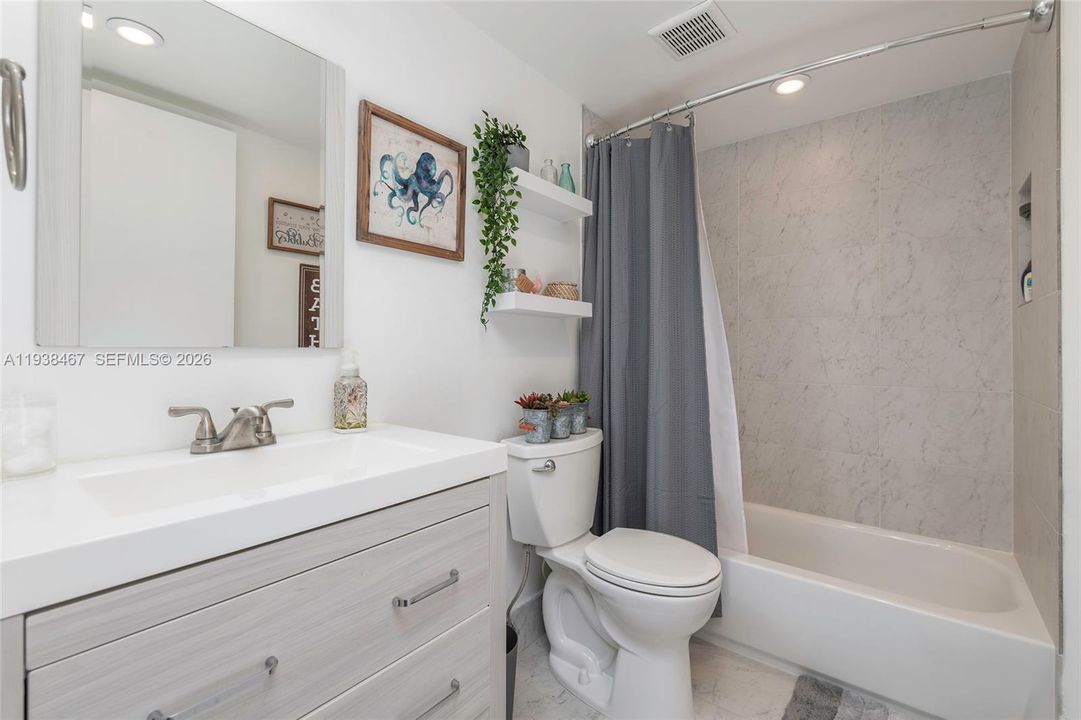 For Rent: $2,800 (3 beds, 2 baths, 1120 Square Feet)