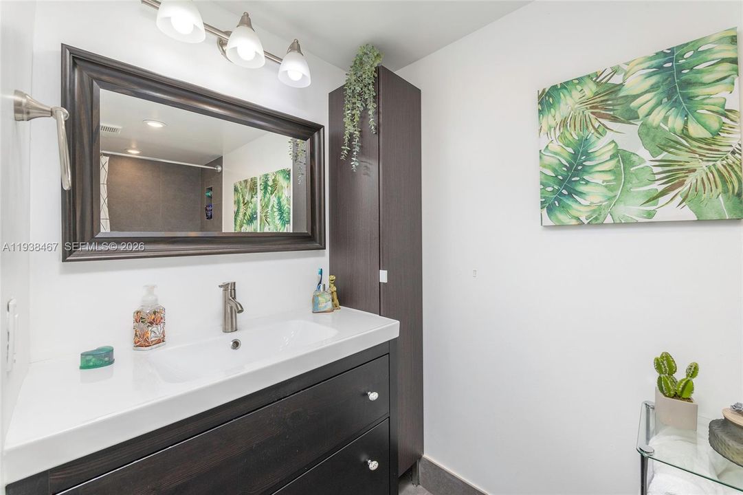 For Rent: $2,800 (3 beds, 2 baths, 1120 Square Feet)