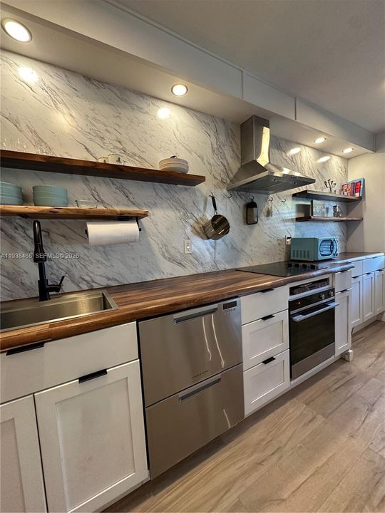 Dual drawer dishwasher