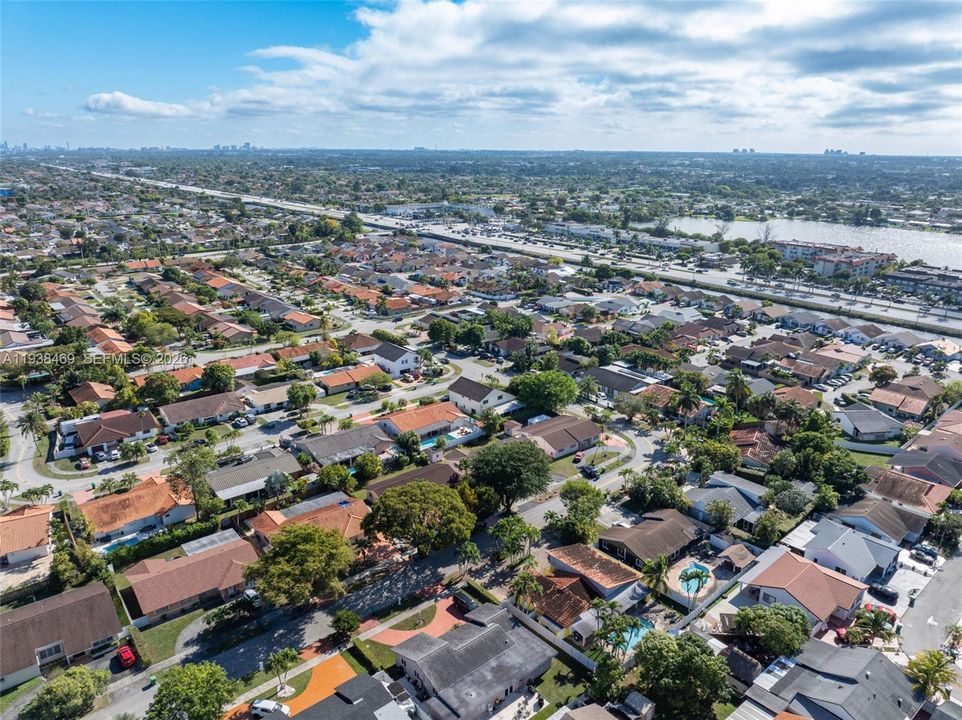 For Sale: $749,000 (4 beds, 3 baths, 2424 Square Feet)