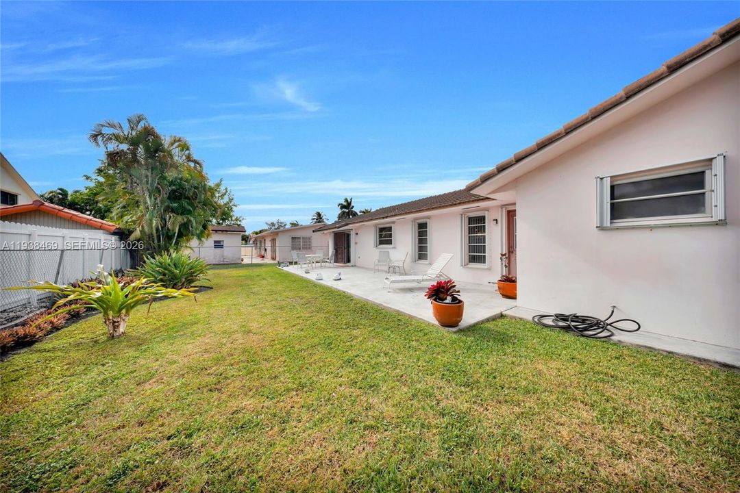 For Sale: $749,000 (4 beds, 3 baths, 2424 Square Feet)