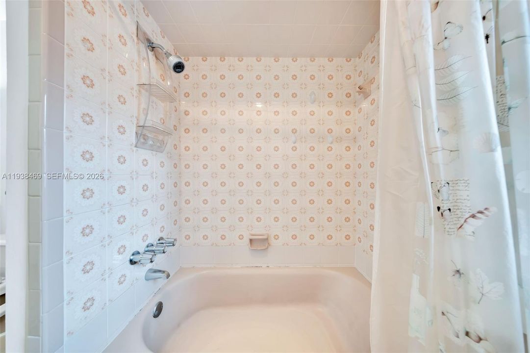 For Sale: $749,000 (4 beds, 3 baths, 2424 Square Feet)