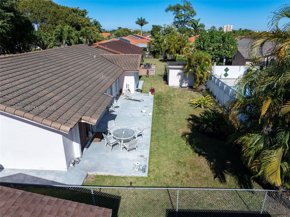 For Sale: $749,000 (4 beds, 3 baths, 2424 Square Feet)