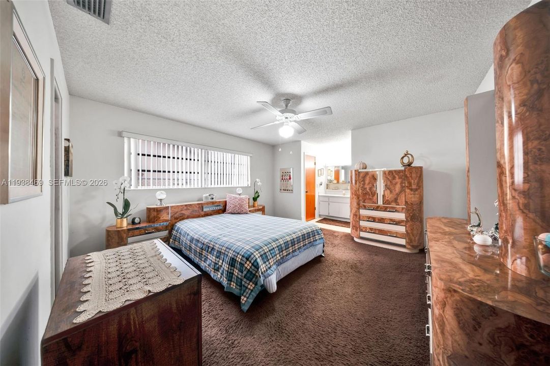 For Sale: $749,000 (4 beds, 3 baths, 2424 Square Feet)