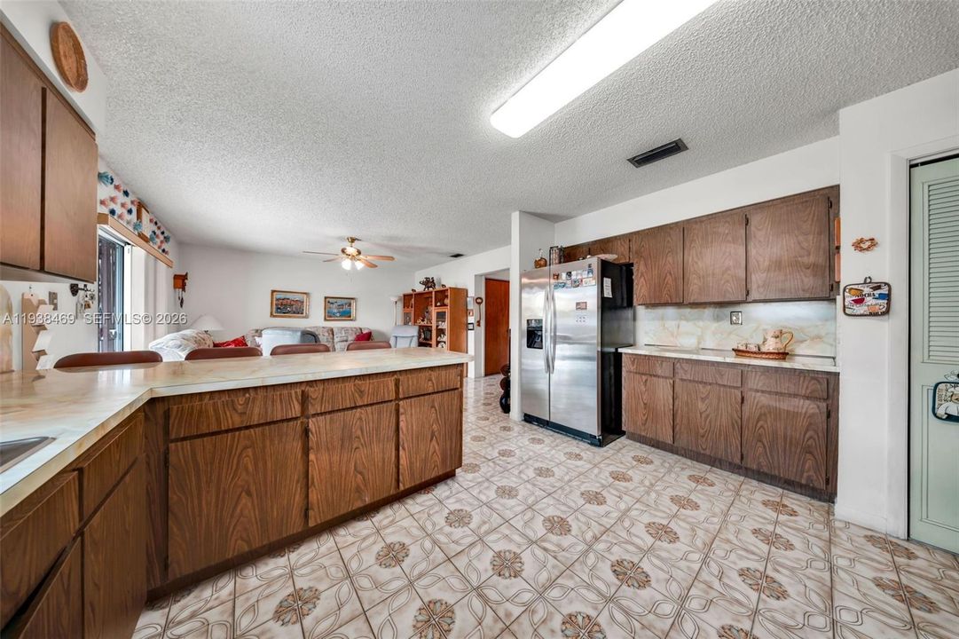 For Sale: $749,000 (4 beds, 3 baths, 2424 Square Feet)