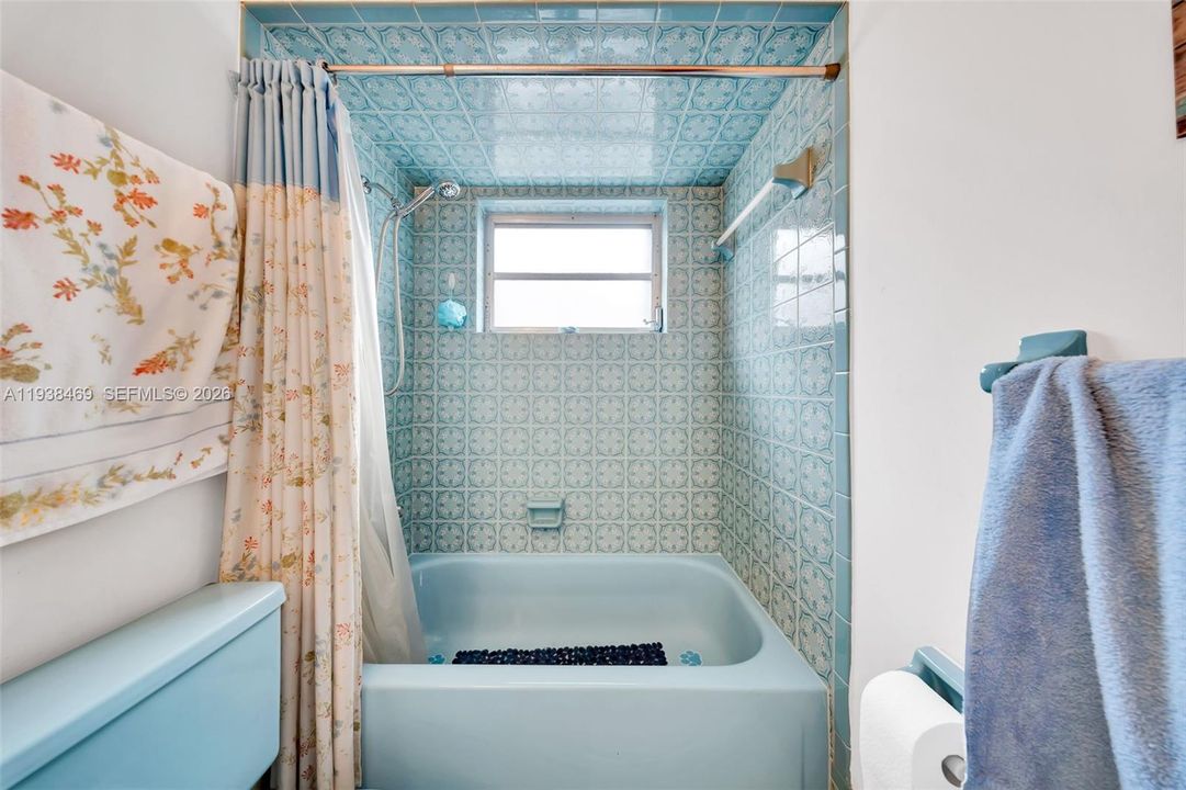 For Sale: $749,000 (4 beds, 3 baths, 2424 Square Feet)