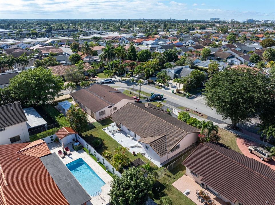 For Sale: $749,000 (4 beds, 3 baths, 2424 Square Feet)