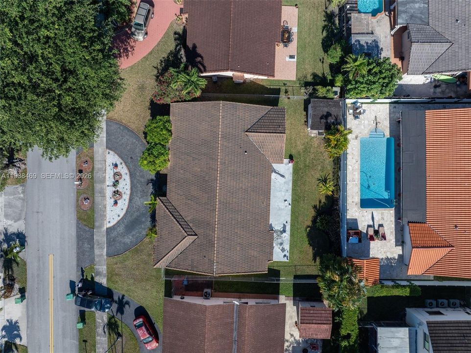 For Sale: $749,000 (4 beds, 3 baths, 2424 Square Feet)