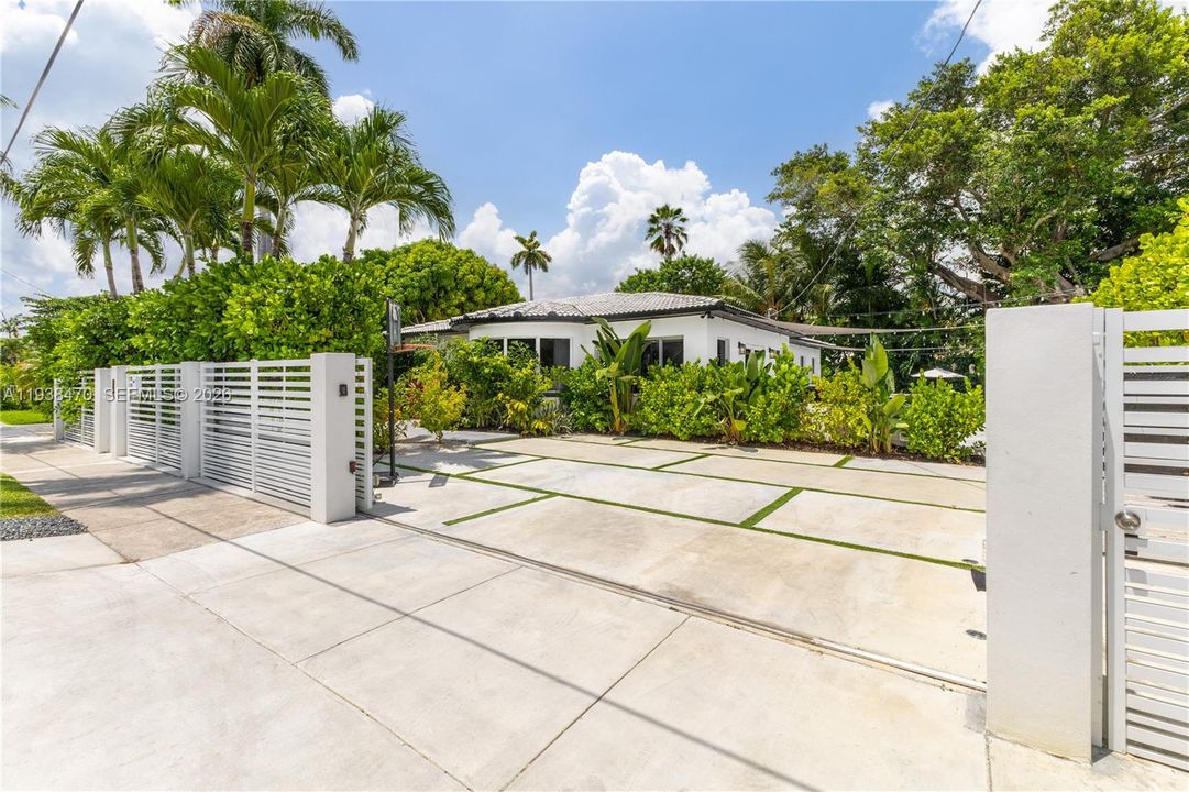 For Sale: $1,498,997 (3 beds, 2 baths, 1868 Square Feet)