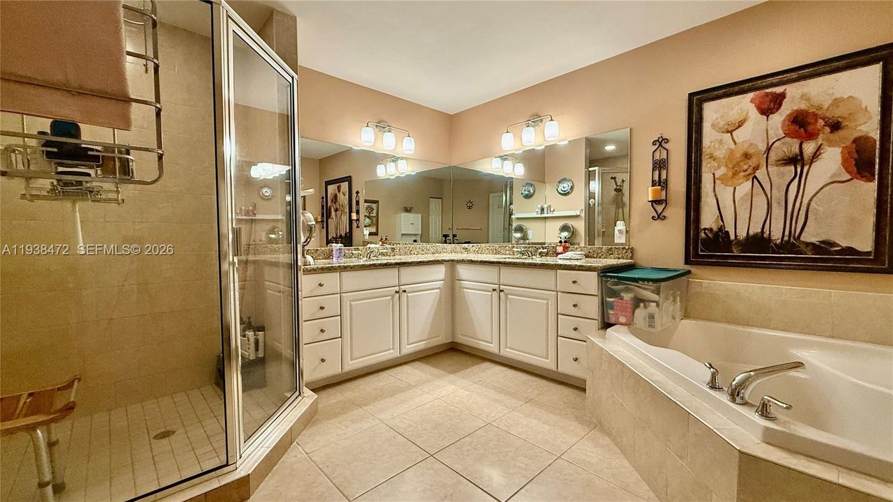 待售: $430,000 (2 贝兹, 2 浴室, 1290 平方英尺)