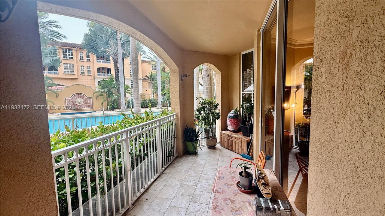 待售: $430,000 (2 贝兹, 2 浴室, 1290 平方英尺)