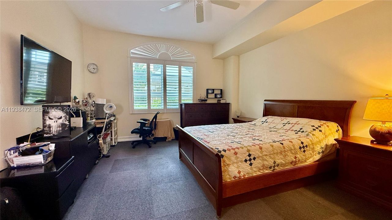 待售: $430,000 (2 贝兹, 2 浴室, 1290 平方英尺)