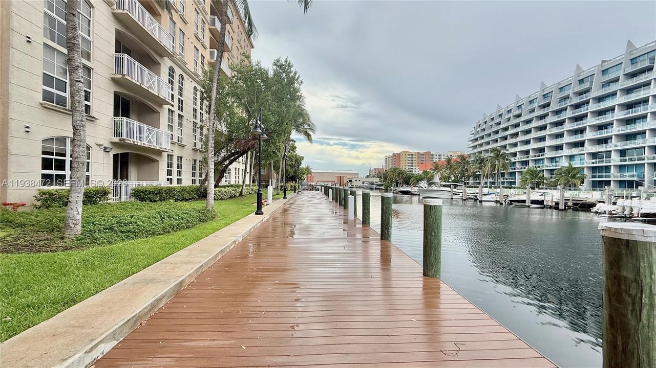 待售: $430,000 (2 贝兹, 2 浴室, 1290 平方英尺)