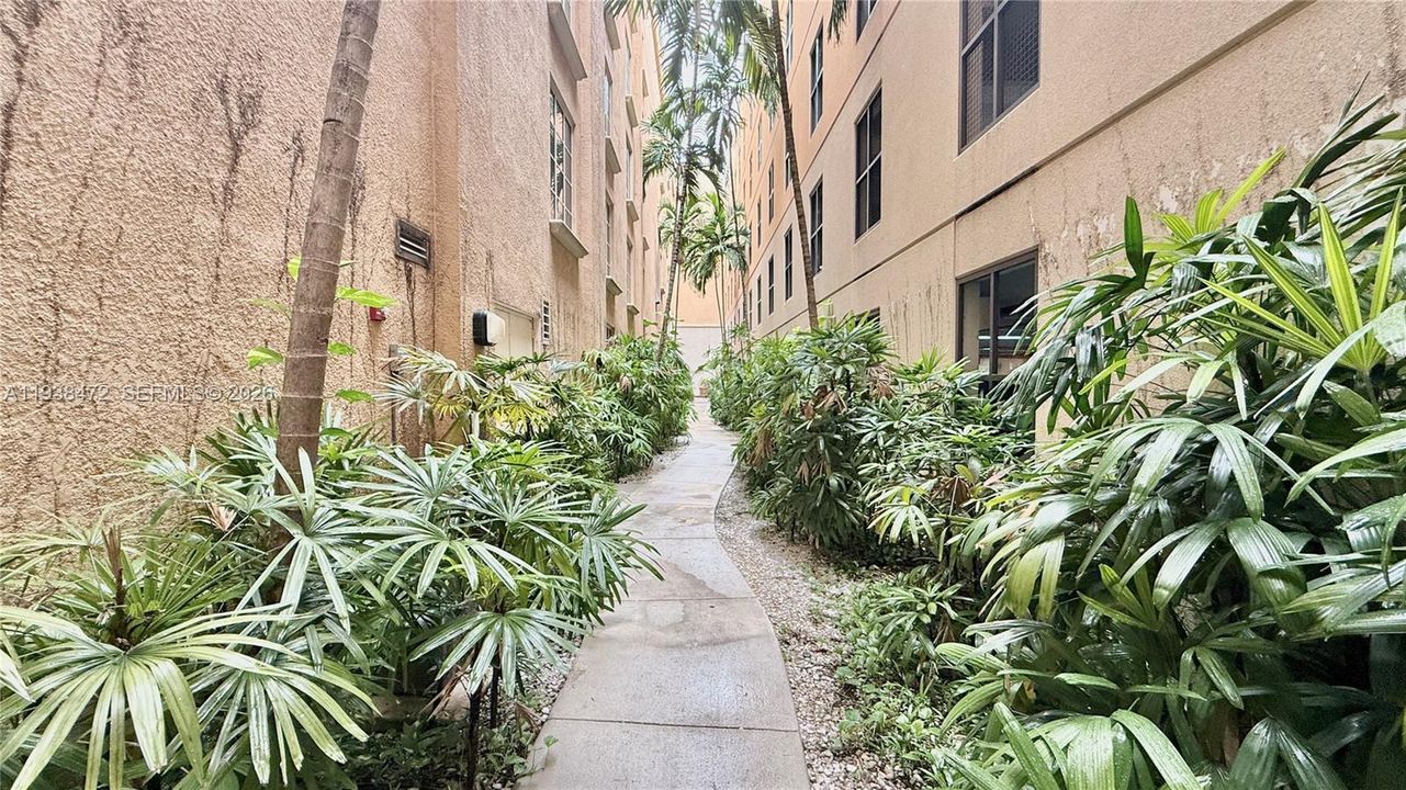 待售: $430,000 (2 贝兹, 2 浴室, 1290 平方英尺)