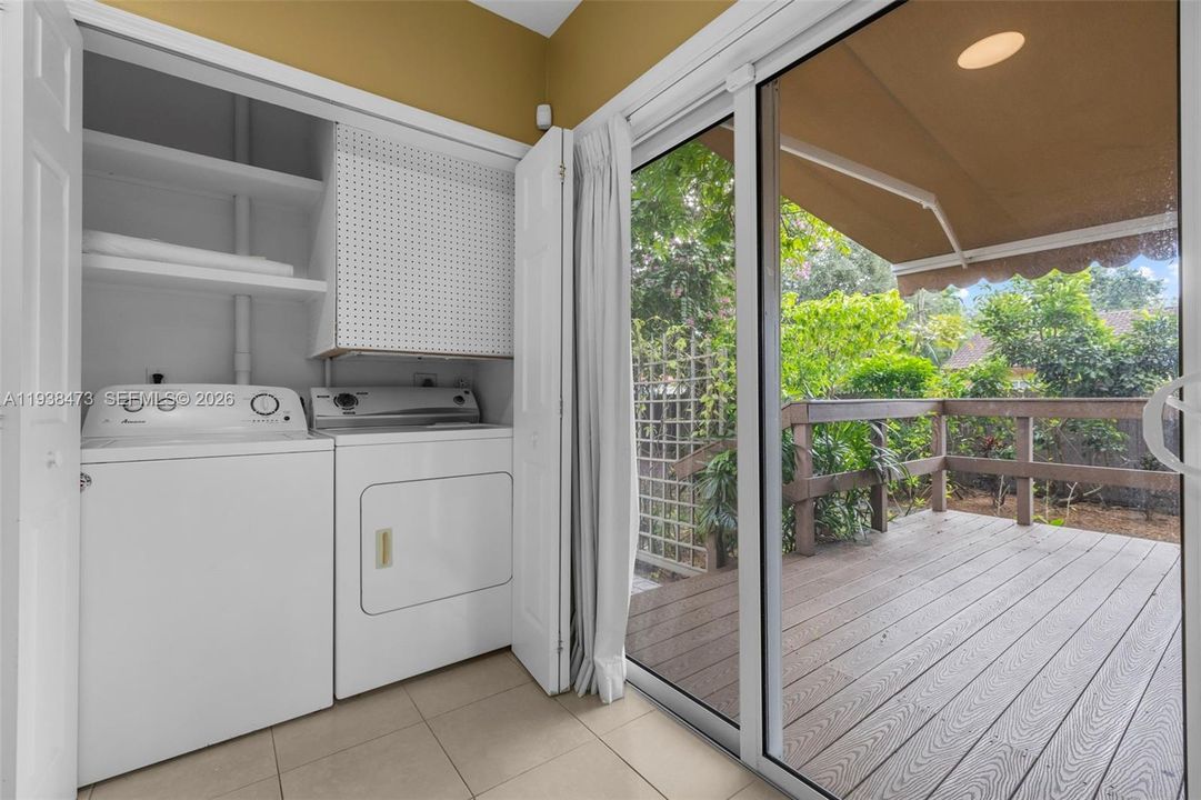 На продажу: $775,000 (4 спален, 2 ванн, 1640 Квадратных фут)