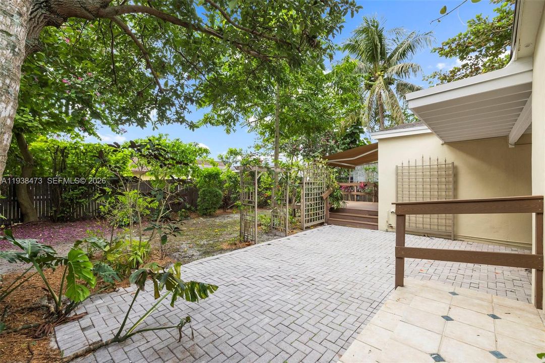 На продажу: $775,000 (4 спален, 2 ванн, 1640 Квадратных фут)