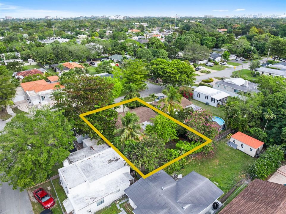 На продажу: $775,000 (4 спален, 2 ванн, 1640 Квадратных фут)