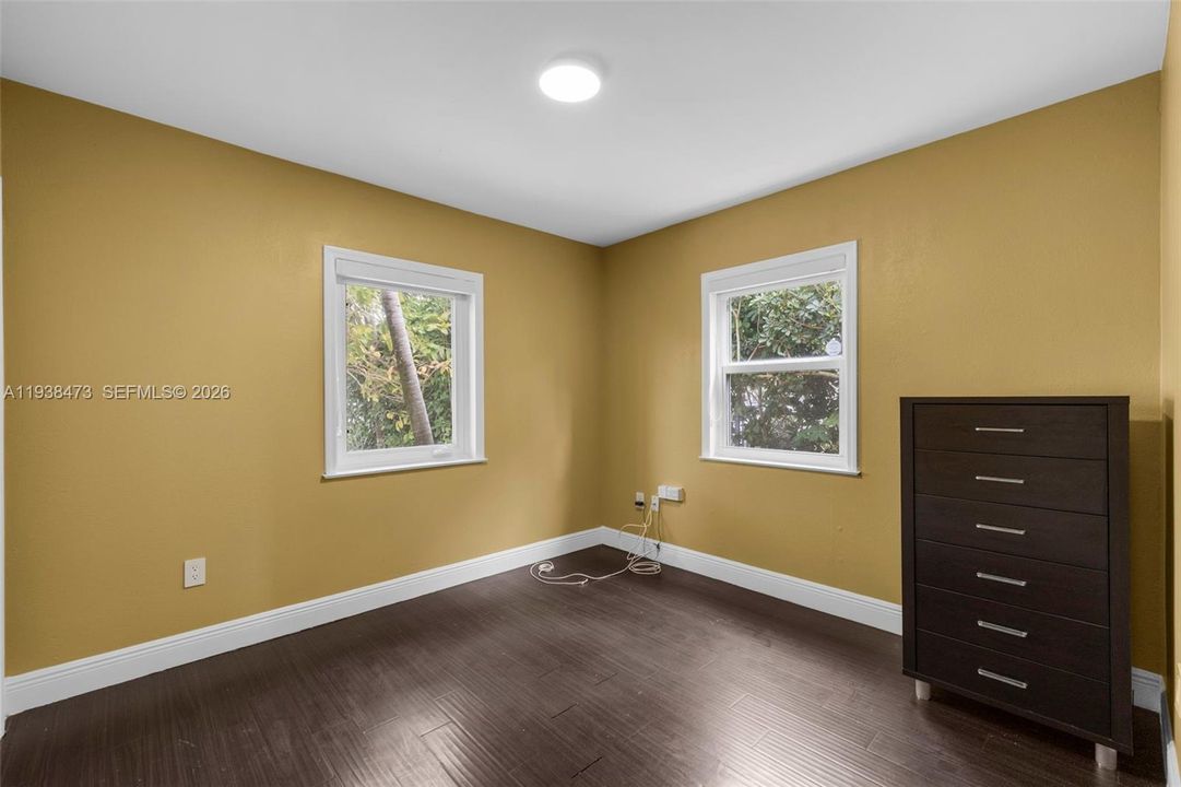 На продажу: $775,000 (4 спален, 2 ванн, 1640 Квадратных фут)