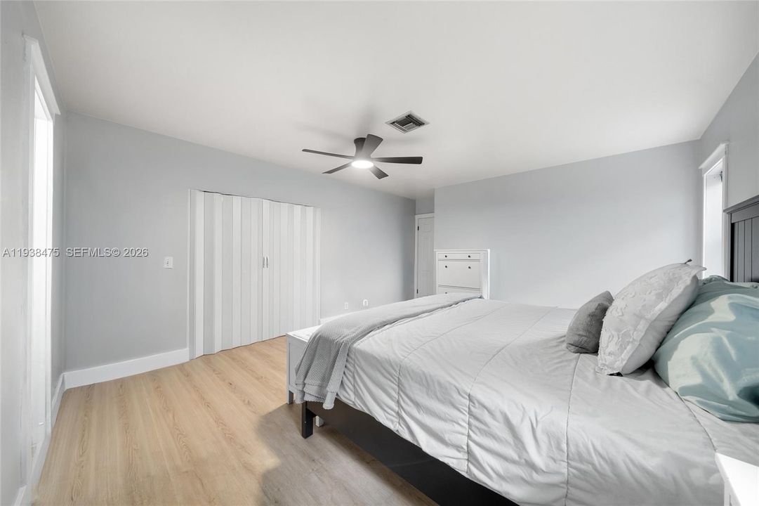 En Venta: $800,000 (4 camas, 2 baños, 2216 Pies cuadrados)