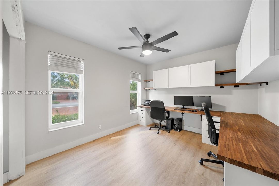 En Venta: $800,000 (4 camas, 2 baños, 2216 Pies cuadrados)