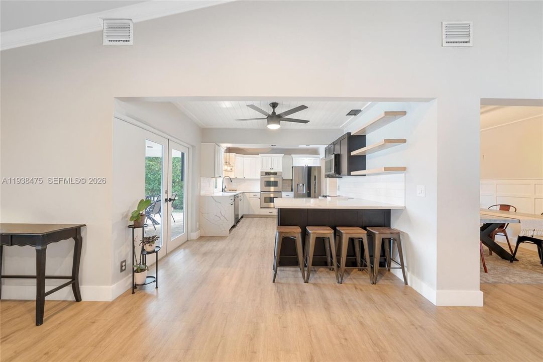 En Venta: $800,000 (4 camas, 2 baños, 2216 Pies cuadrados)