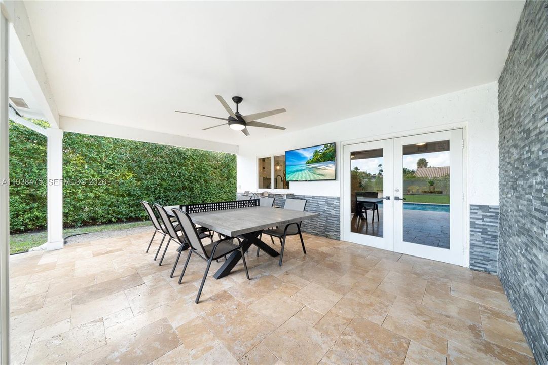 En Venta: $800,000 (4 camas, 2 baños, 2216 Pies cuadrados)