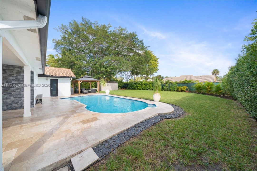 En Venta: $800,000 (4 camas, 2 baños, 2216 Pies cuadrados)