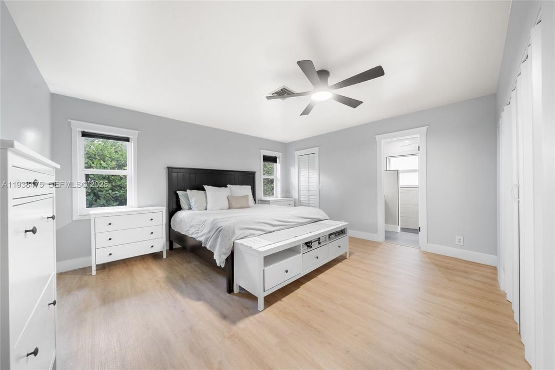 En Venta: $800,000 (4 camas, 2 baños, 2216 Pies cuadrados)