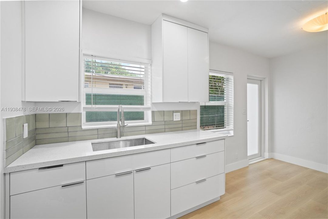 For Rent: $2,700 (2 beds, 3 baths, 2419 Square Feet)