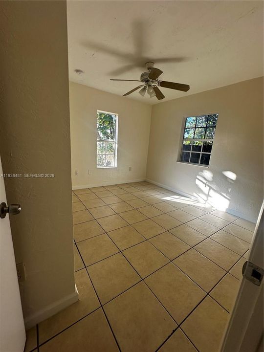 For Rent: $2,550 (3 beds, 2 baths, 2394 Square Feet)