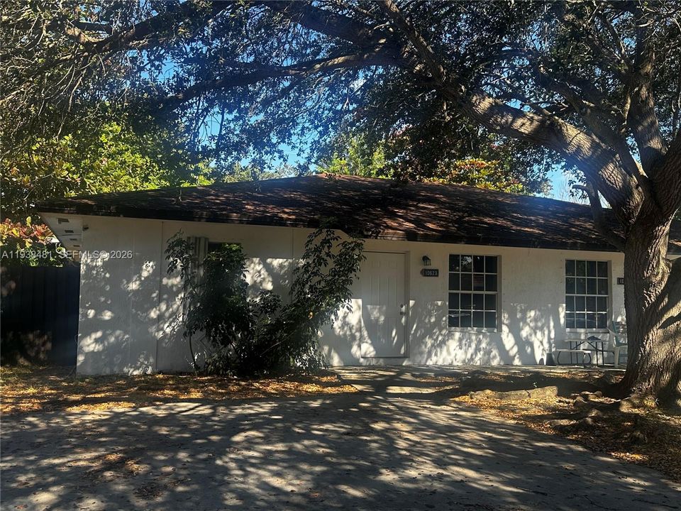 For Rent: $2,550 (3 beds, 2 baths, 2394 Square Feet)