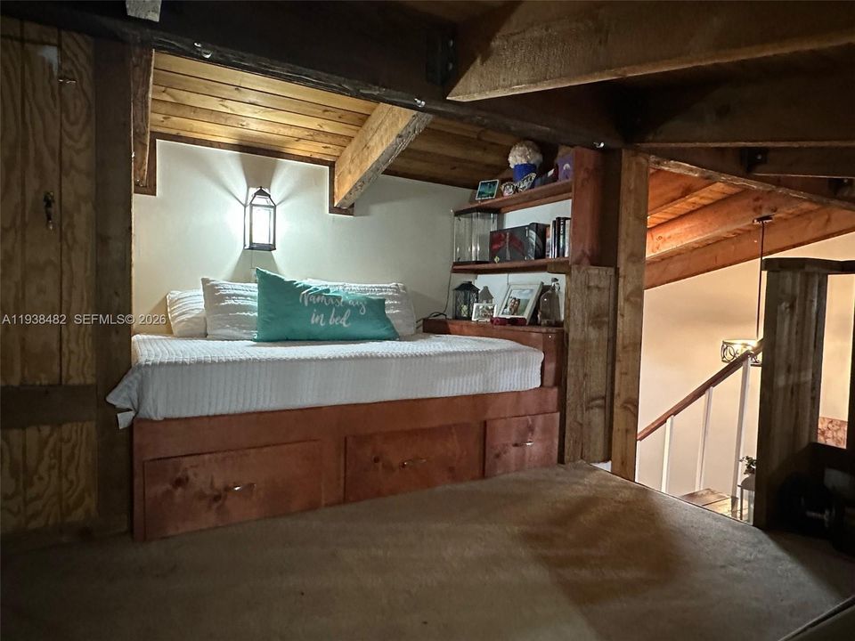 待售: $425,000 (2 贝兹, 2 浴室, 1342 平方英尺)