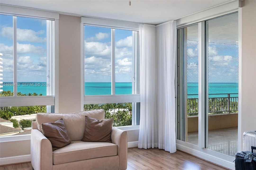 出租: $22,000 (3 贝兹, 4 浴室, 3011 平方英尺)