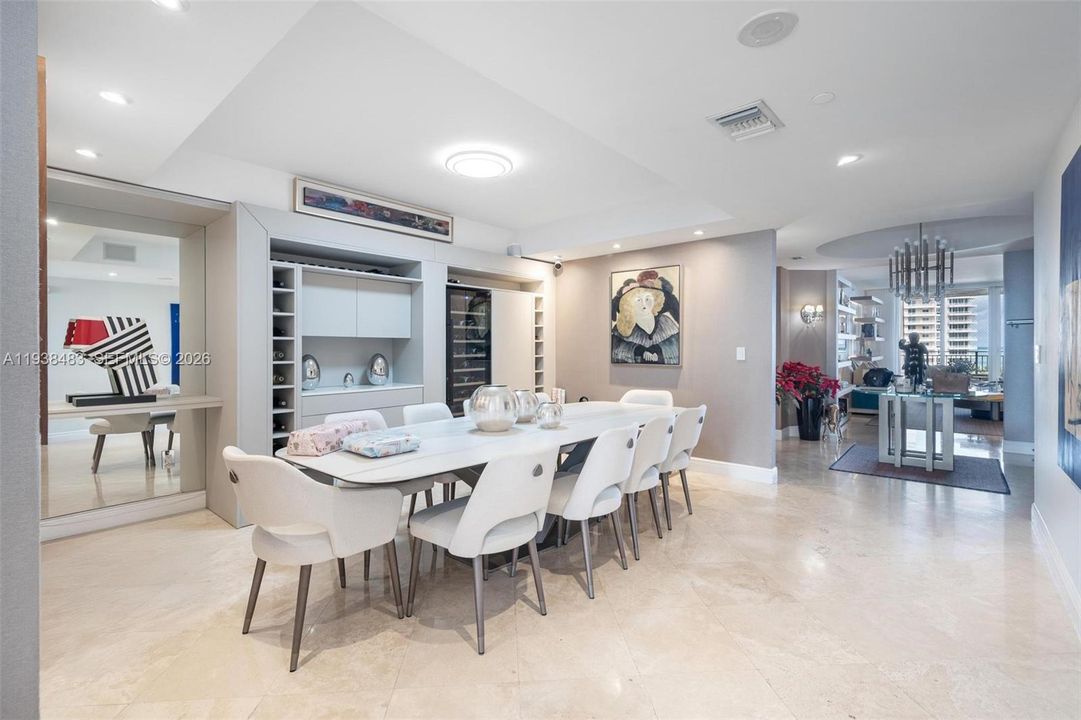 出租: $22,000 (3 贝兹, 4 浴室, 3011 平方英尺)