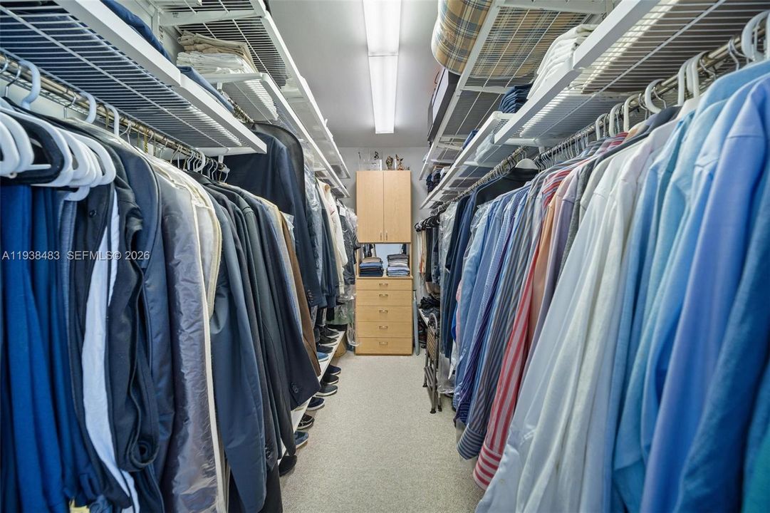 出租: $22,000 (3 贝兹, 4 浴室, 3011 平方英尺)