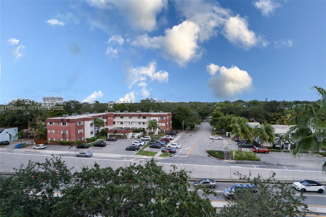 For Rent: $3,100 (3 beds, 2 baths, 1447 Square Feet)