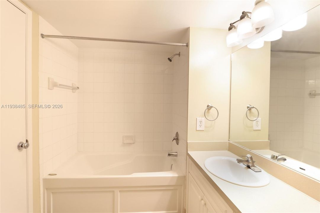 For Rent: $3,100 (3 beds, 2 baths, 1447 Square Feet)